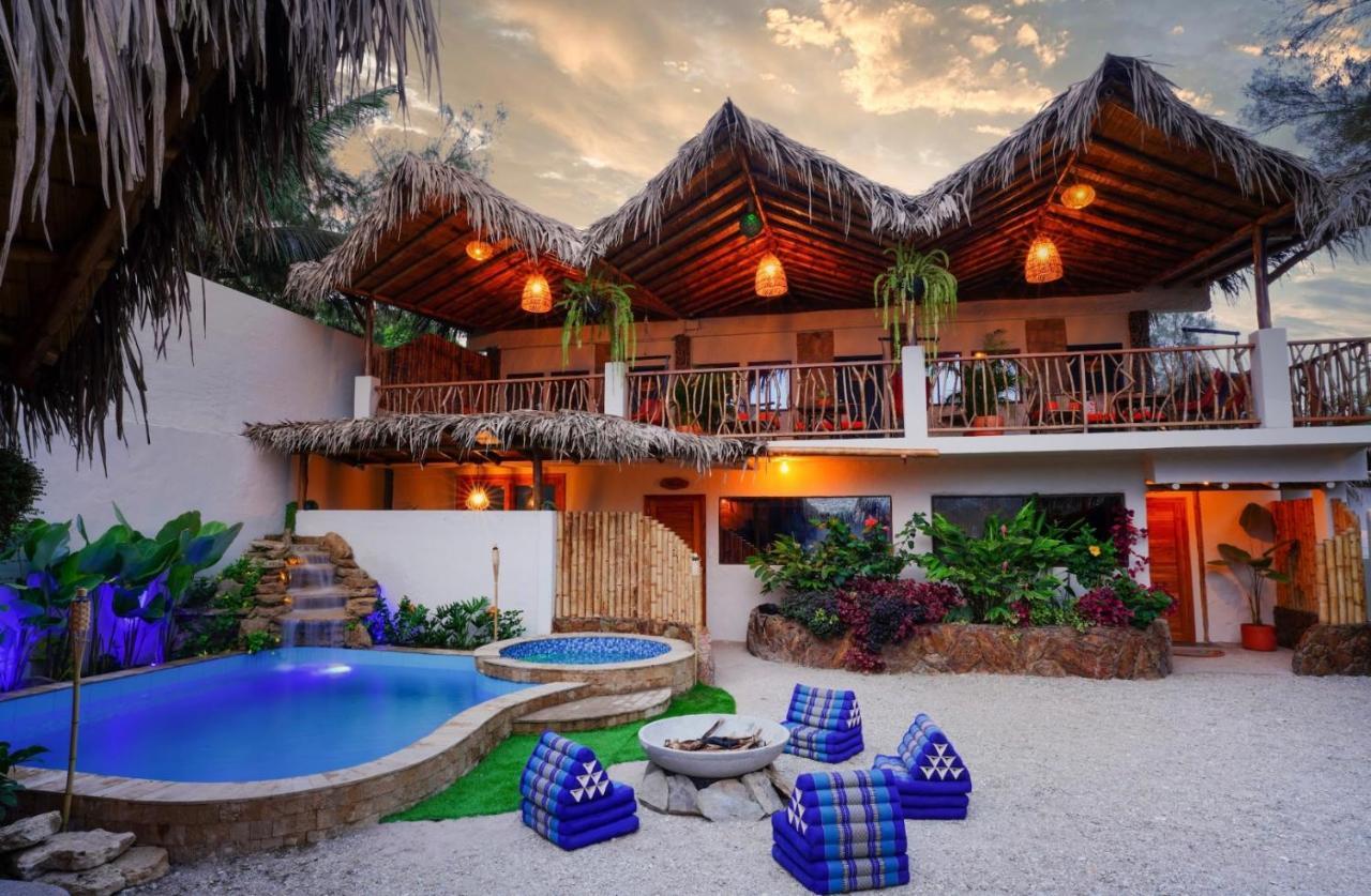 Tres Palmas Hotel Montañita Buitenkant foto