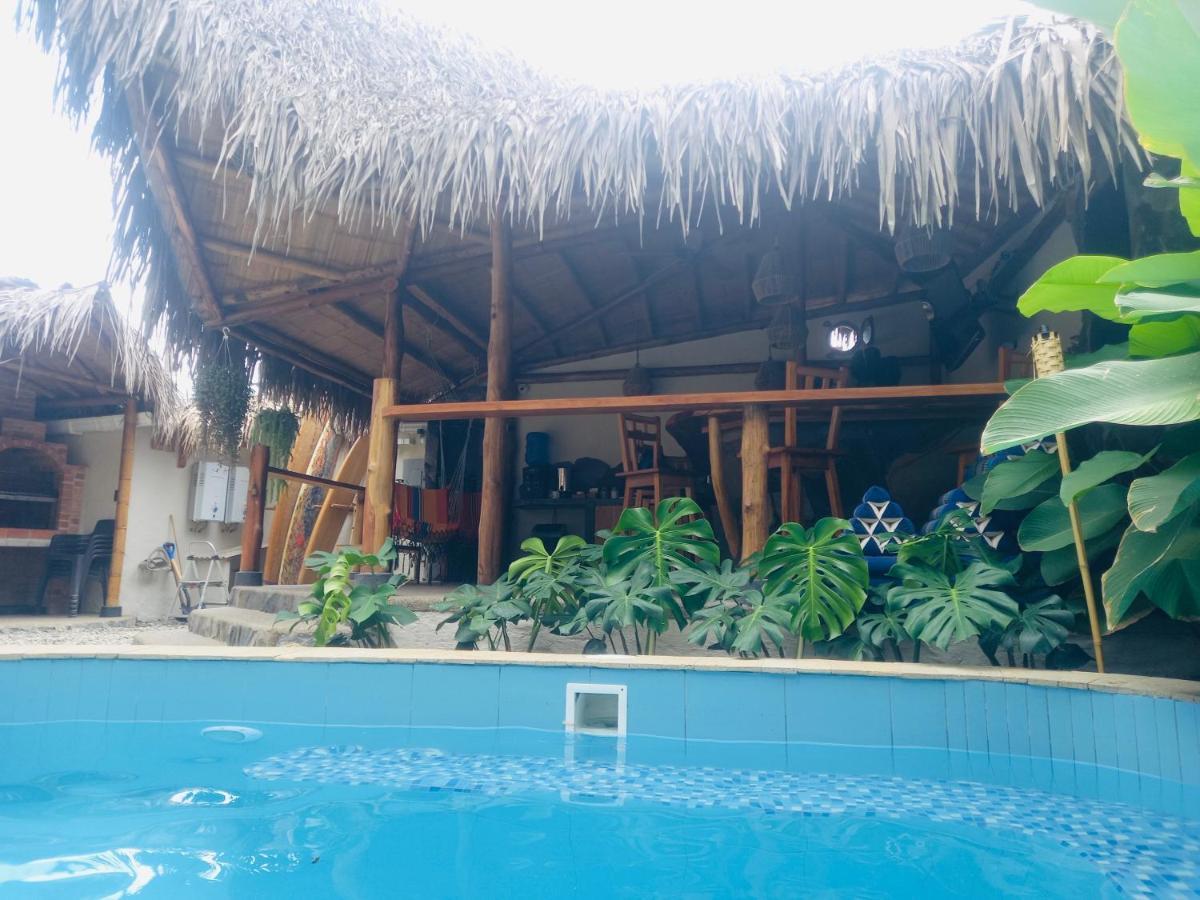 Tres Palmas Hotel Montañita Buitenkant foto