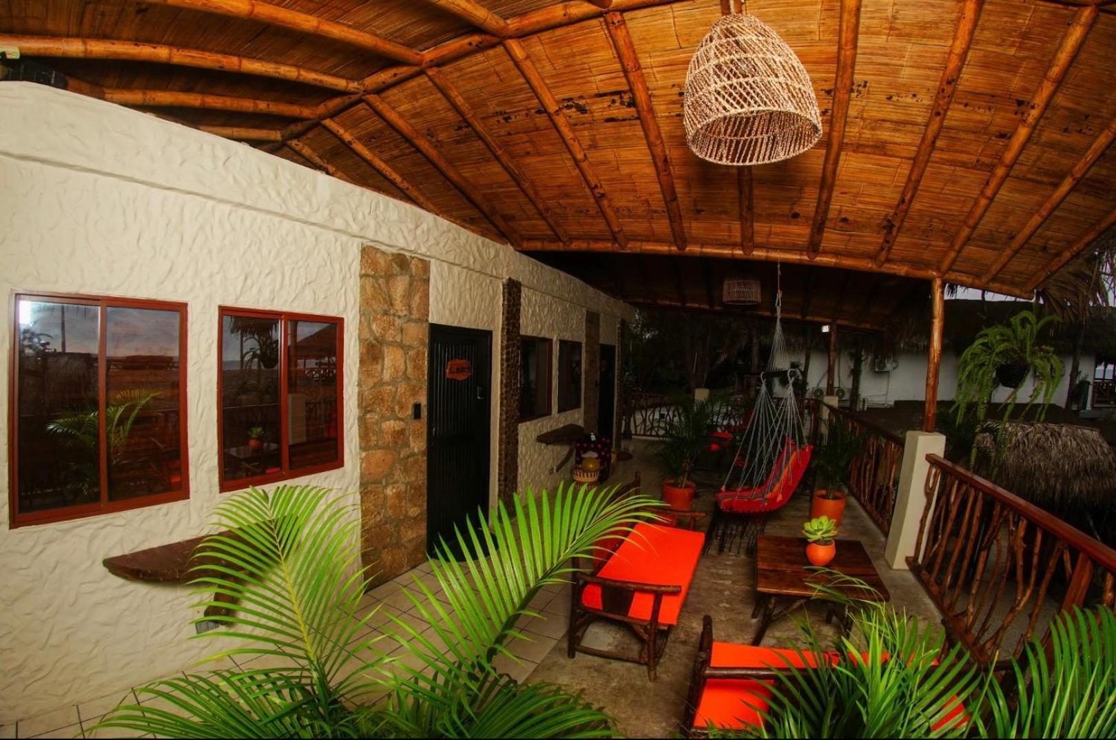 Tres Palmas Hotel Montañita Buitenkant foto