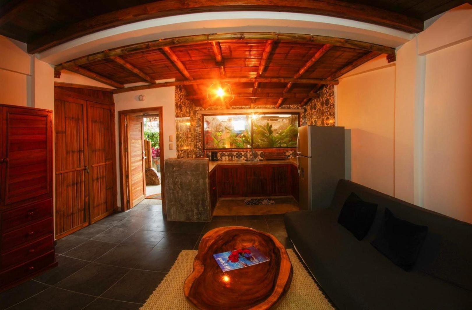 Tres Palmas Hotel Montañita Buitenkant foto